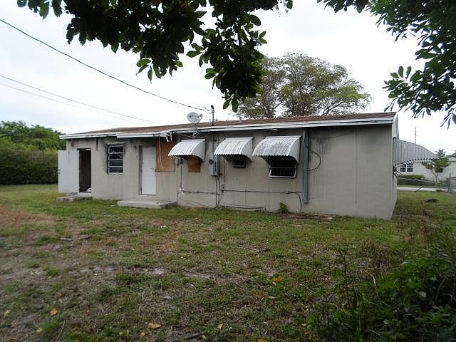 1st image of 19240 NW 6th Ave