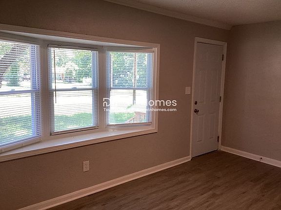 2nd image of 32 S 72nd St
