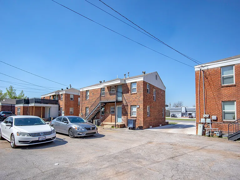 4612 N Classen Blvd — Photo 20