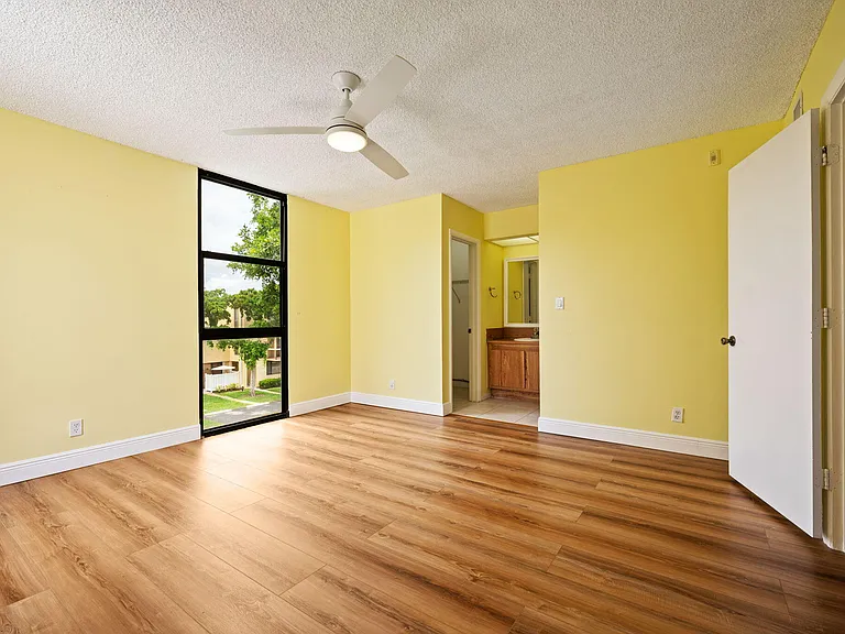 2800 SW 87th Ave #1111 — Photo 17