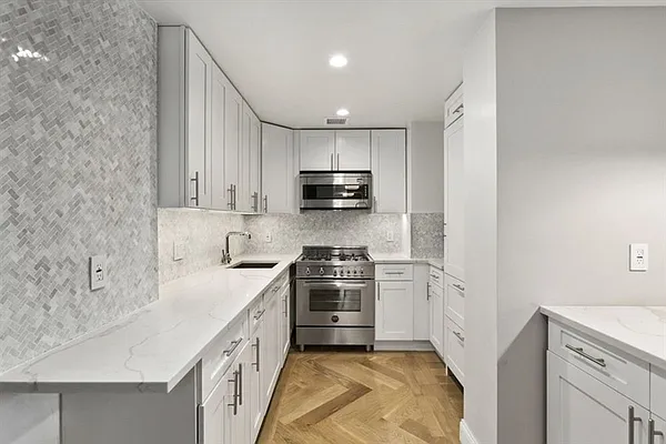 Rented by UES Management | media 1