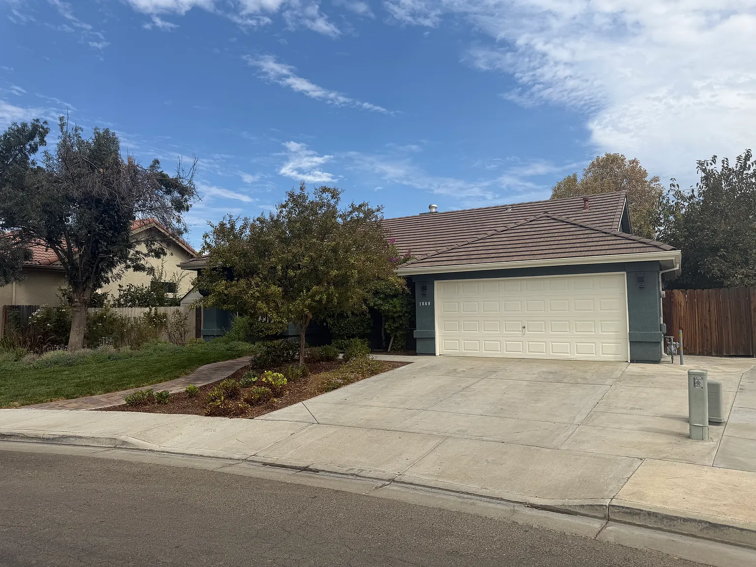 3 bed, 1508 sqft, $2,400 — Photo 2