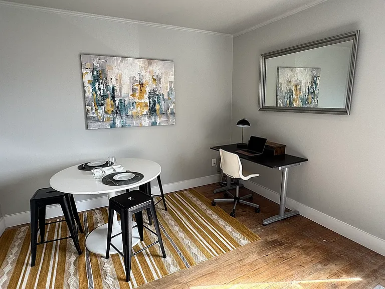 (former tenant furniture/set up)