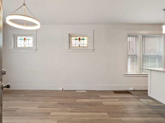 4th image of 3935 Miami St #1W