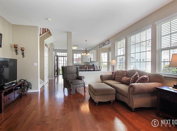 5th image of 16107 Ontario St