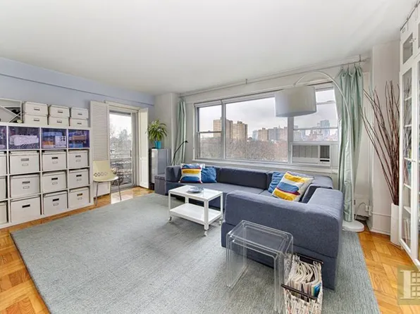 453 Fdr Drive image 1 of 8