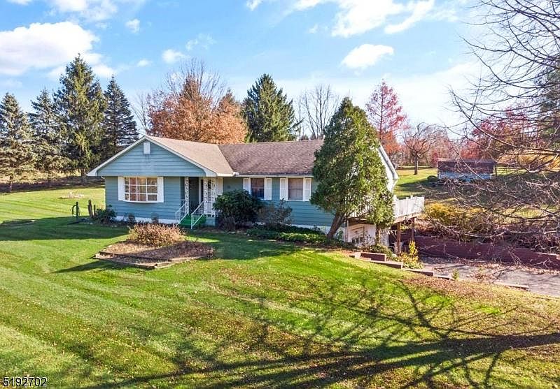 1st image of 26 Maple Ln