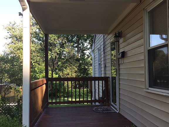 2nd image of 1221 Simmons Dr