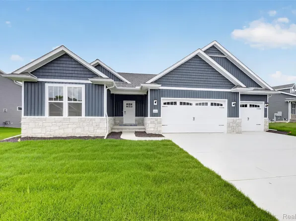 659 Round Rock Dr, Howell, MI 48843