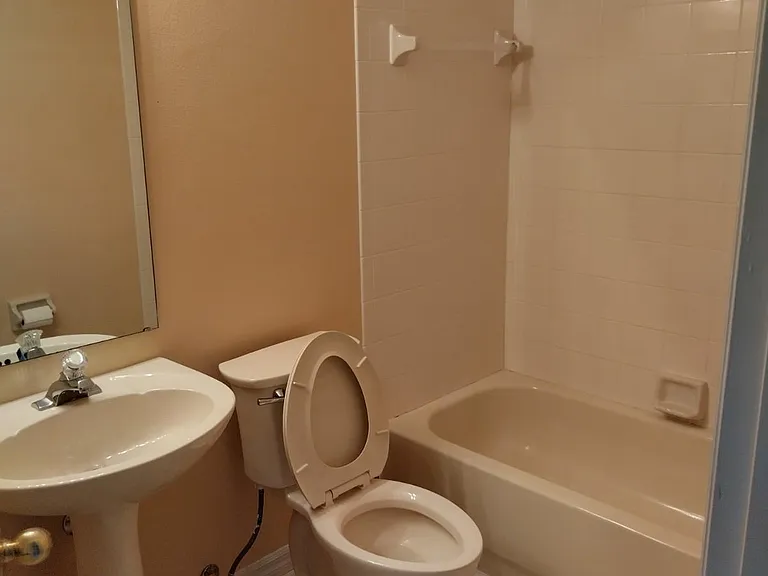 3238 Countryside View Dr — Photo 3