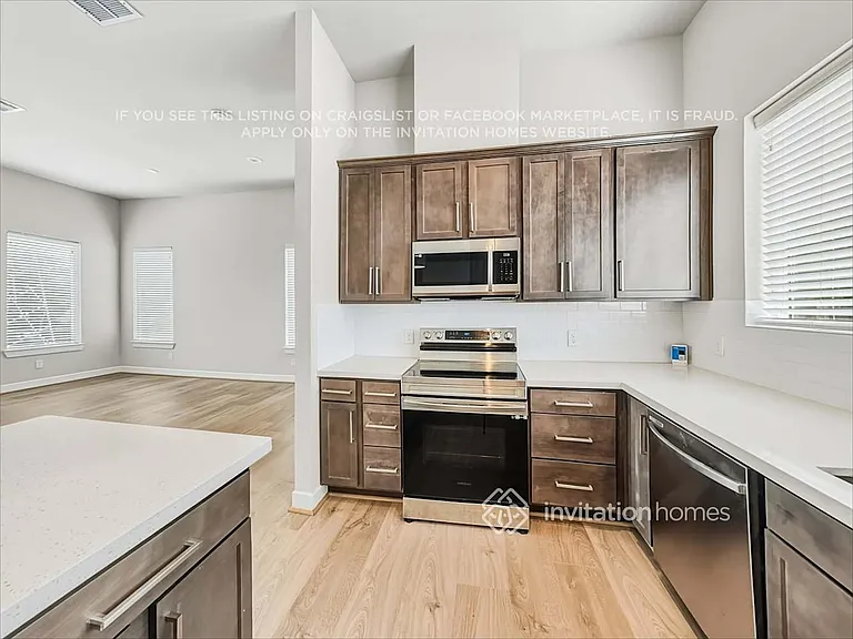 10534 Executive Lake Dr — Photo 9