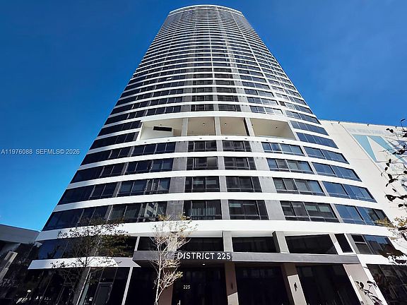 3rd image of 225 N Miami Ave #3009