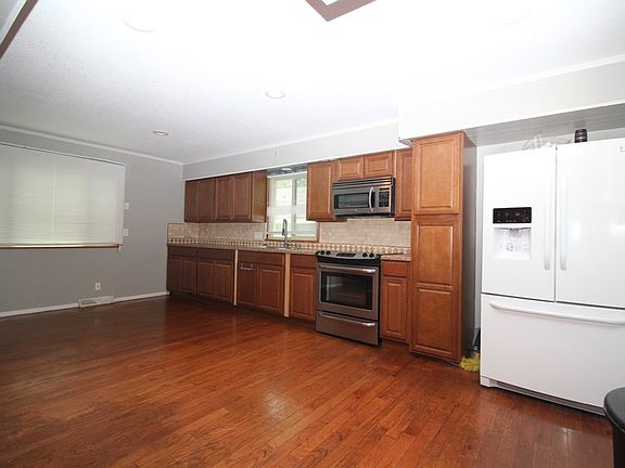3rd image of 206 S Arthur St