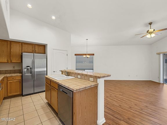 5th image of 522 W Flaxen Dr