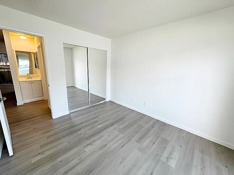 3963 Melrose Ave #2 — Photo 11