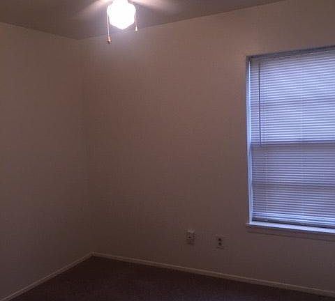 5th image of 609 Turner St