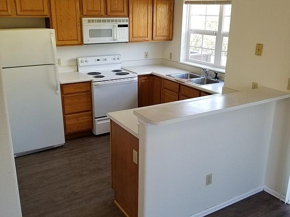 Delightful eat in kitchen