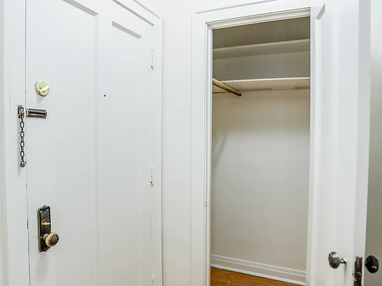 4260 N Clark St #1E — Photo 3