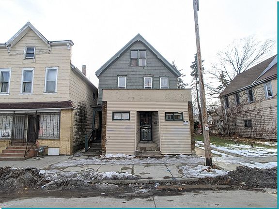 2nd image of 2417 W Greenfield Ave