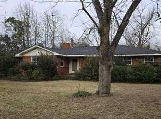 311 S 4th St, Tennille, GA 31089