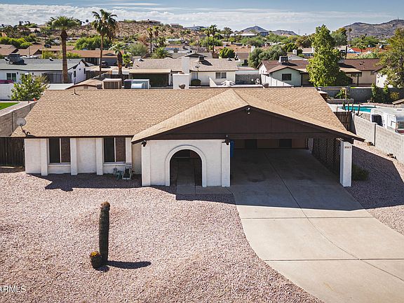 3rd image of 841 E PARADISE Lane