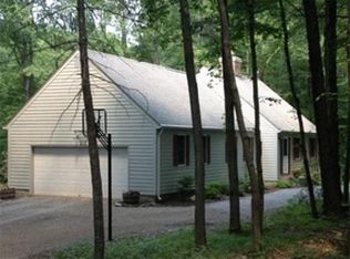 93 High Point Dr, Amherst, MA 01002