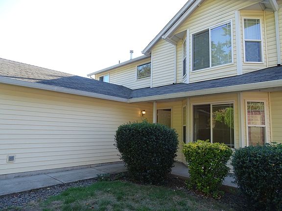 2nd image of 8204 NE 153rd Ct