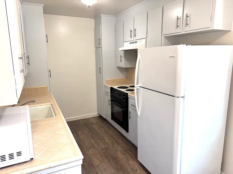 715 Monroe St #1 — Photo 4
