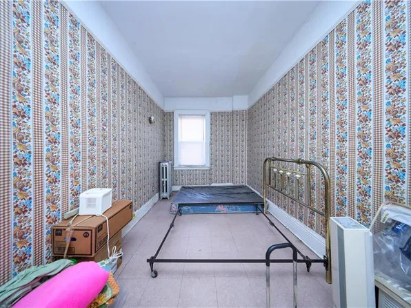 97 Avenue S image 7 of 32