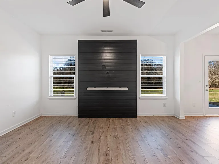 307 Stonewall Dr — Photo 15