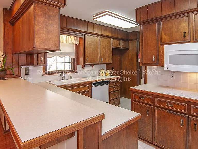 244 N Live Oak Ln — Photo 18