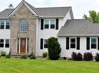 36630 Haystacks Ln, Grafton, OH 44044
