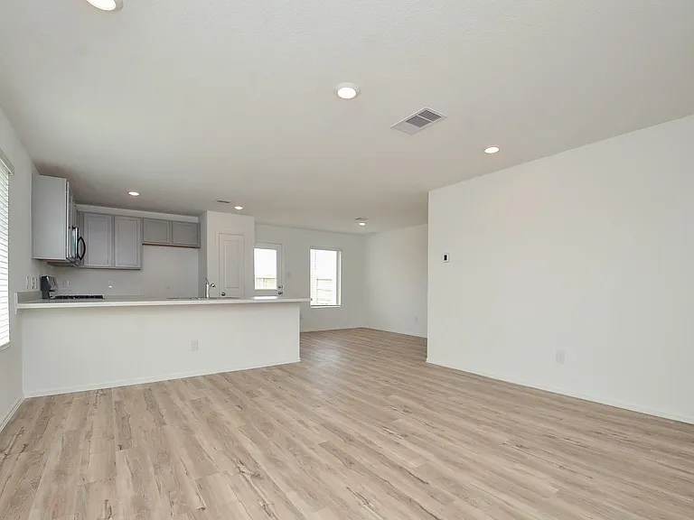 18119 Rockvine Dr — Photo 8