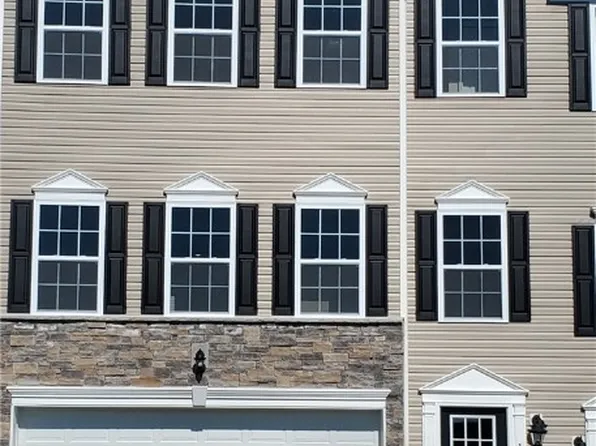 111 Ziva Dr, Greensburg, PA 15601