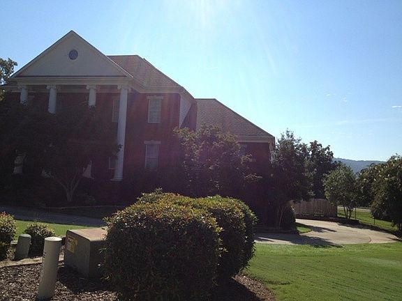 4th image of 2206 Honey Locust Ln SE