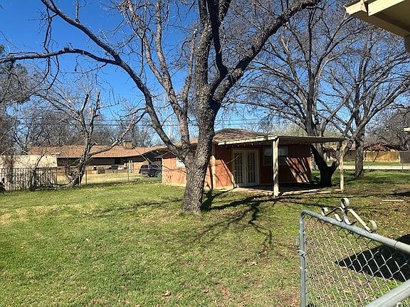 2nd image of 1200 Cliff Dr