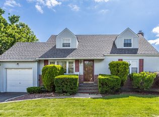 215 Peters Ave, East Meadow, NY 11554