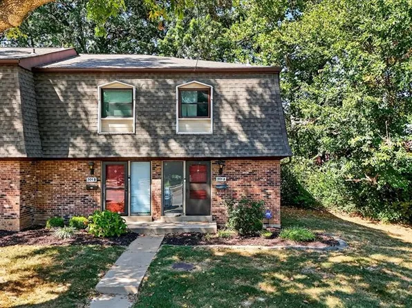 201 Braeshire Dr APT A, Ballwin, MO 63021