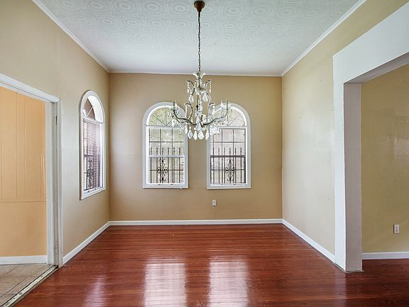 5th image of 4932 Franklin Ave