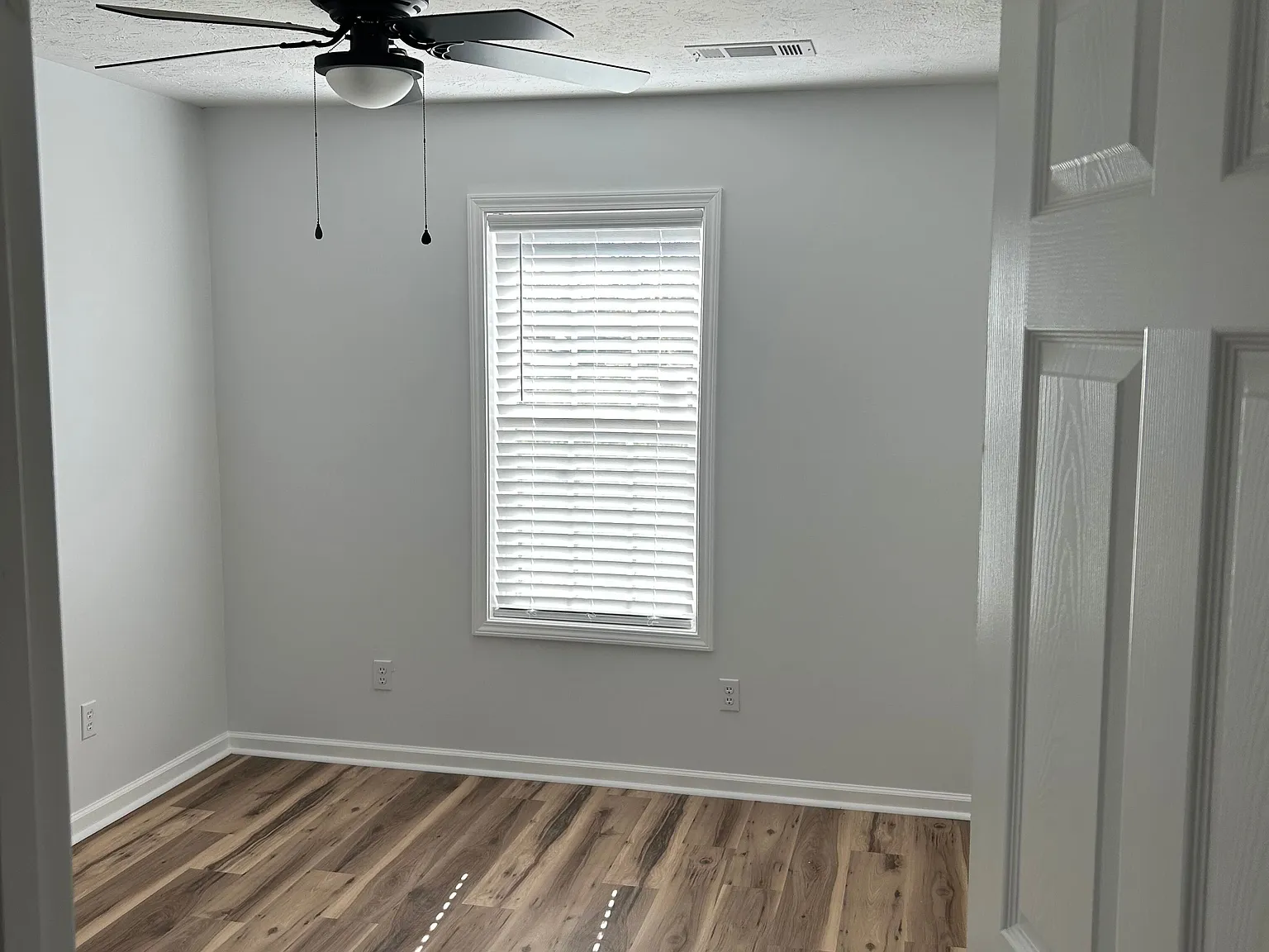 3 bed, 1.5 bath, $1,600 — Photo 3