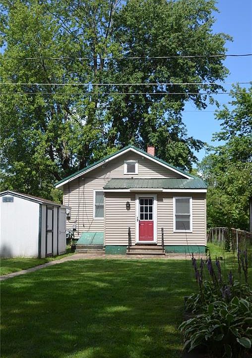 1st image of 212 Seneca Ave