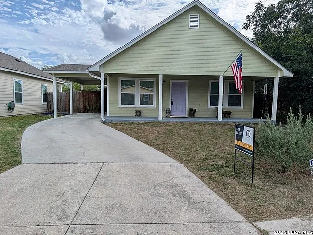 3 bed, 2.0 bath, 1437 sqft, $1,650 — Photo 1