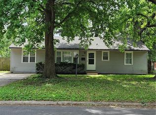 9021 E 73rd St, Raytown, MO 64133