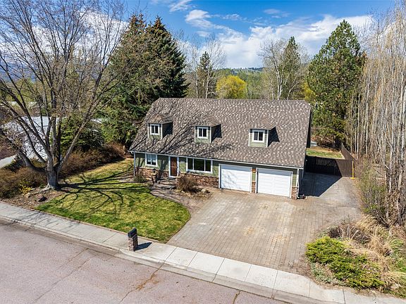 3rd image of 10445 Lakewood Pl
