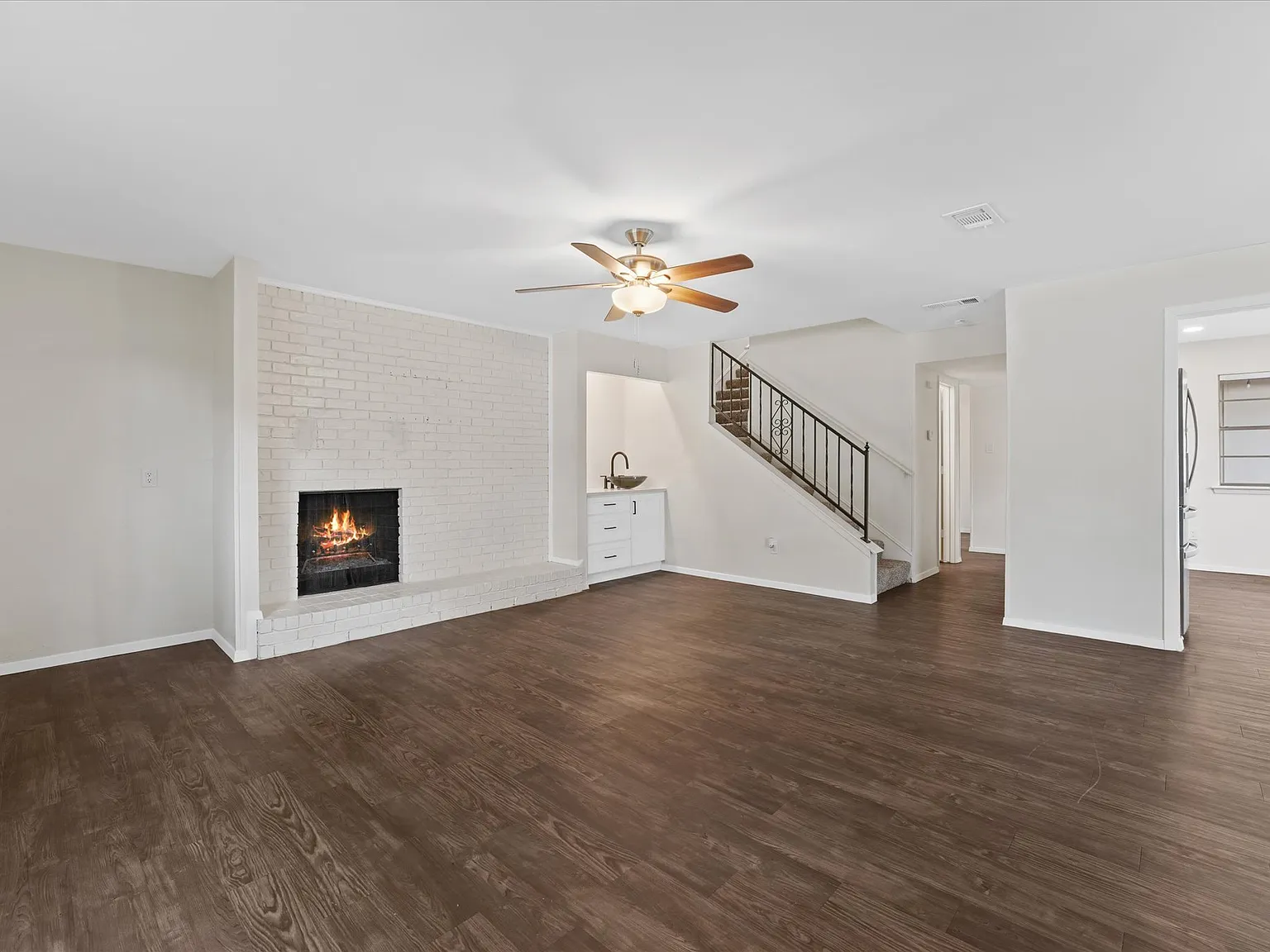 3 bed, 2.5 bath, 1875 sqft, $2,695 — Photo 3