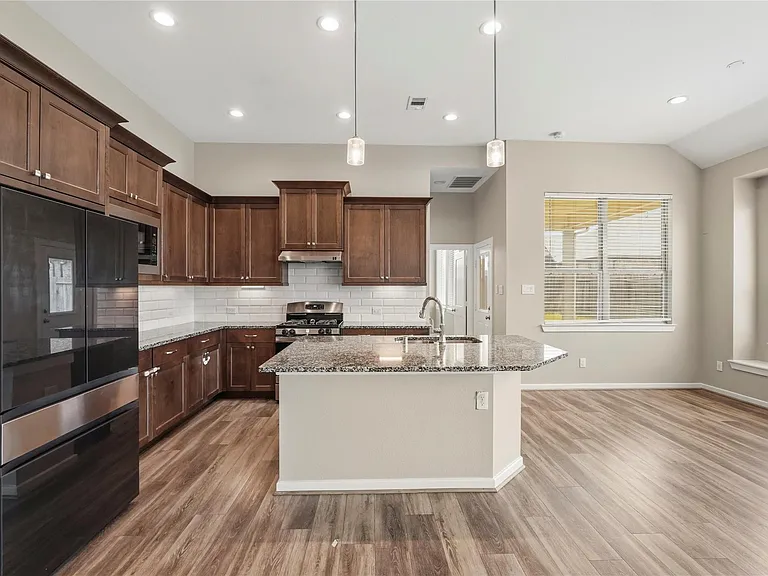 8422 Bay Orchard Dr — Photo 11