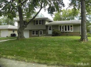 2018 W Cashman Ct, Peoria, IL 61604