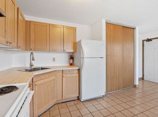 1053 Cromwell Ave, Saint Paul, MN 55114