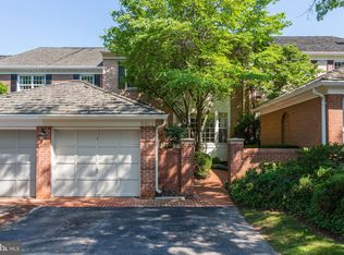 9463 Turnberry Dr, Potomac, MD 20854