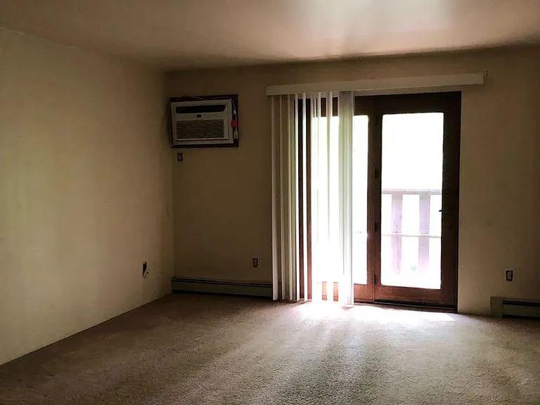 Cedar Creek Apartments-Oshkosh — Photo 15